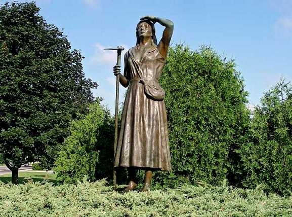 sowing seed sculpture 05